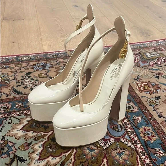 Valentino White Platform Pumps with Stiletto Heel - Picture 1 of 5